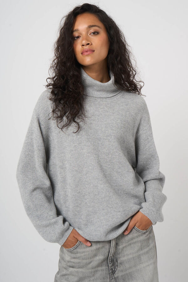 Oversized rib knit turtleneck sweater