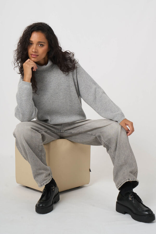 Oversized rib knit turtleneck sweater