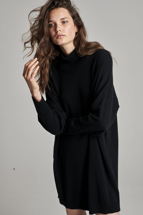 Cashmere dress with stand collar