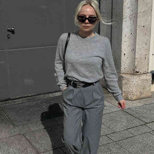 Casual round neck cashmere sweater